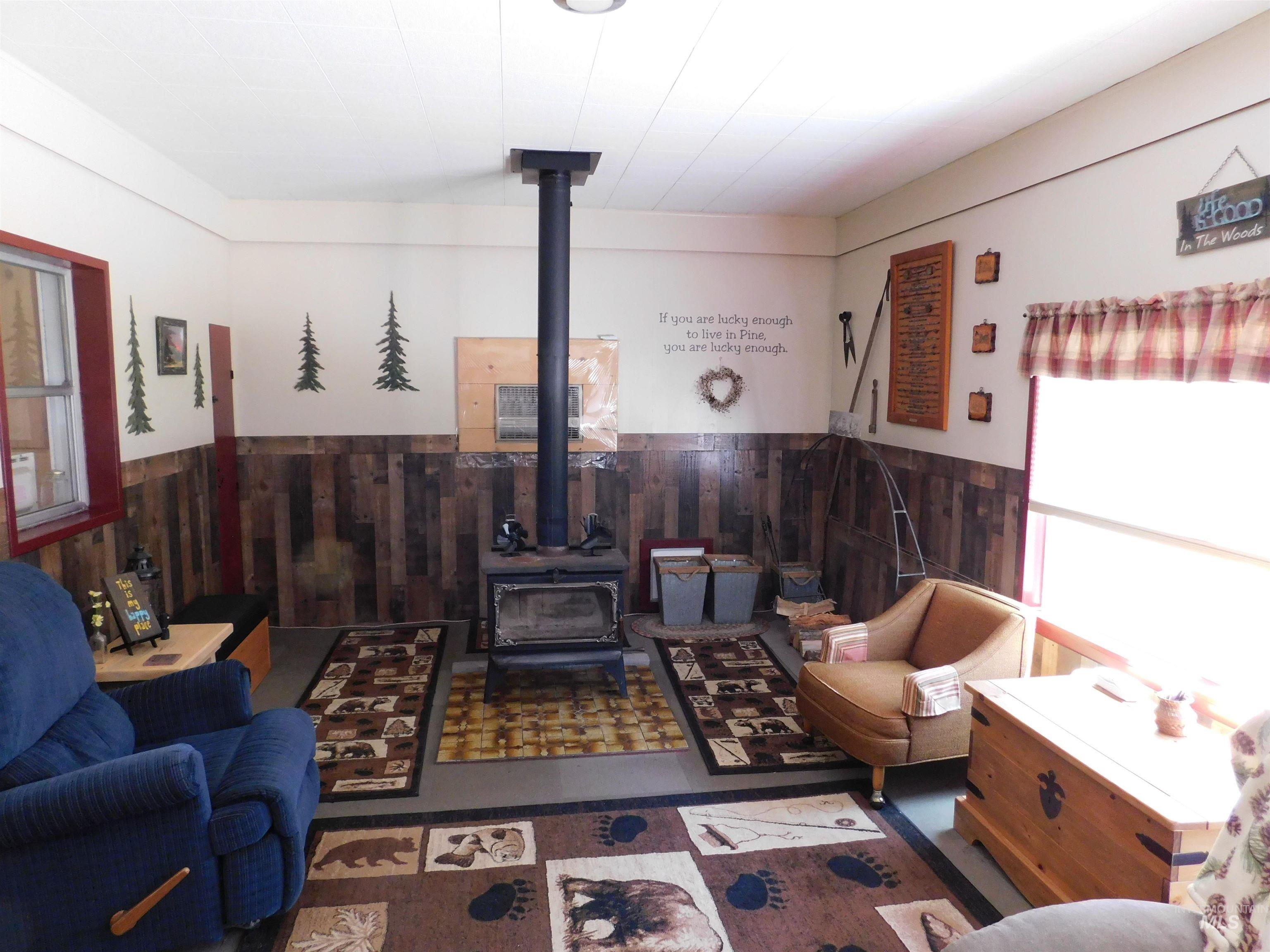 38 E Foster Street, Pine, Idaho 83647, 2 Bedrooms, 1 Bathroom, Residential For Sale, Price $385,000,MLS 98990694
