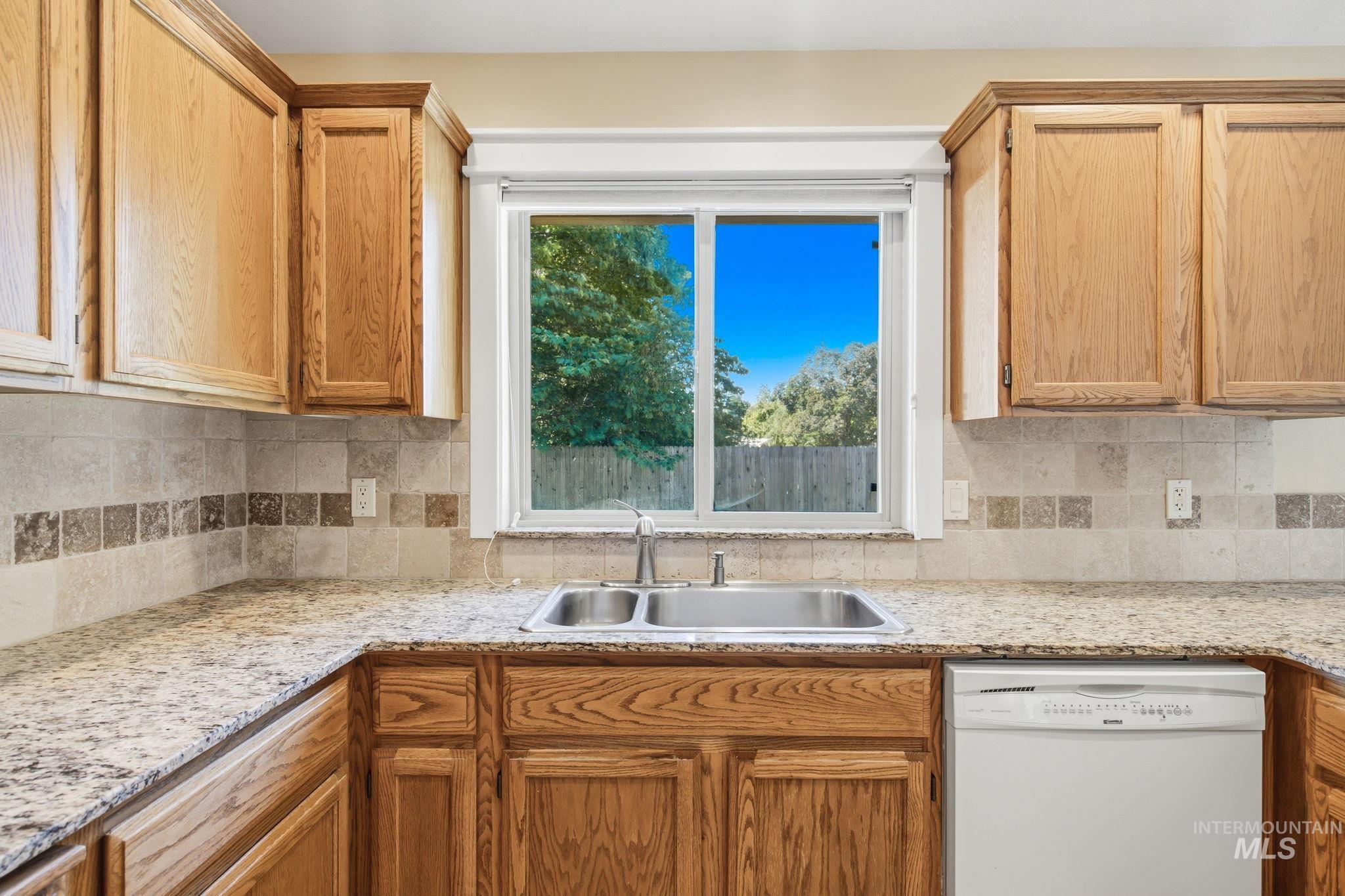 8341 W Pomona Court, Boise, Idaho 83704, 4 Bedrooms, 2.5 Bathrooms, Residential For Sale, Price $487,900,MLS 98990695