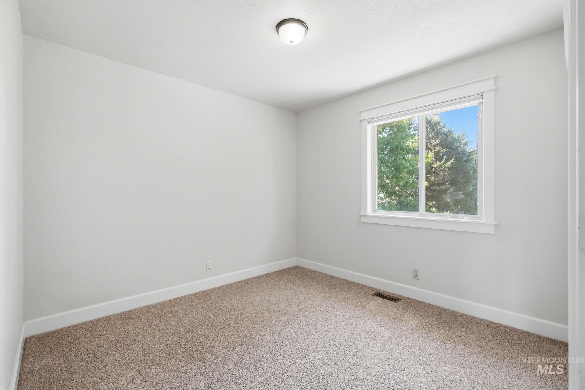 8341 W Pomona Court, Boise, Idaho 83704, 4 Bedrooms, 2.5 Bathrooms, Residential For Sale, Price $487,900,MLS 98990695