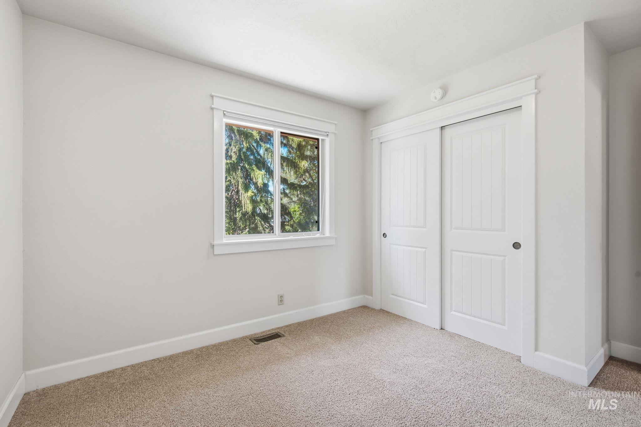 8341 W Pomona Court, Boise, Idaho 83704, 4 Bedrooms, 2.5 Bathrooms, Residential For Sale, Price $487,900,MLS 98990695