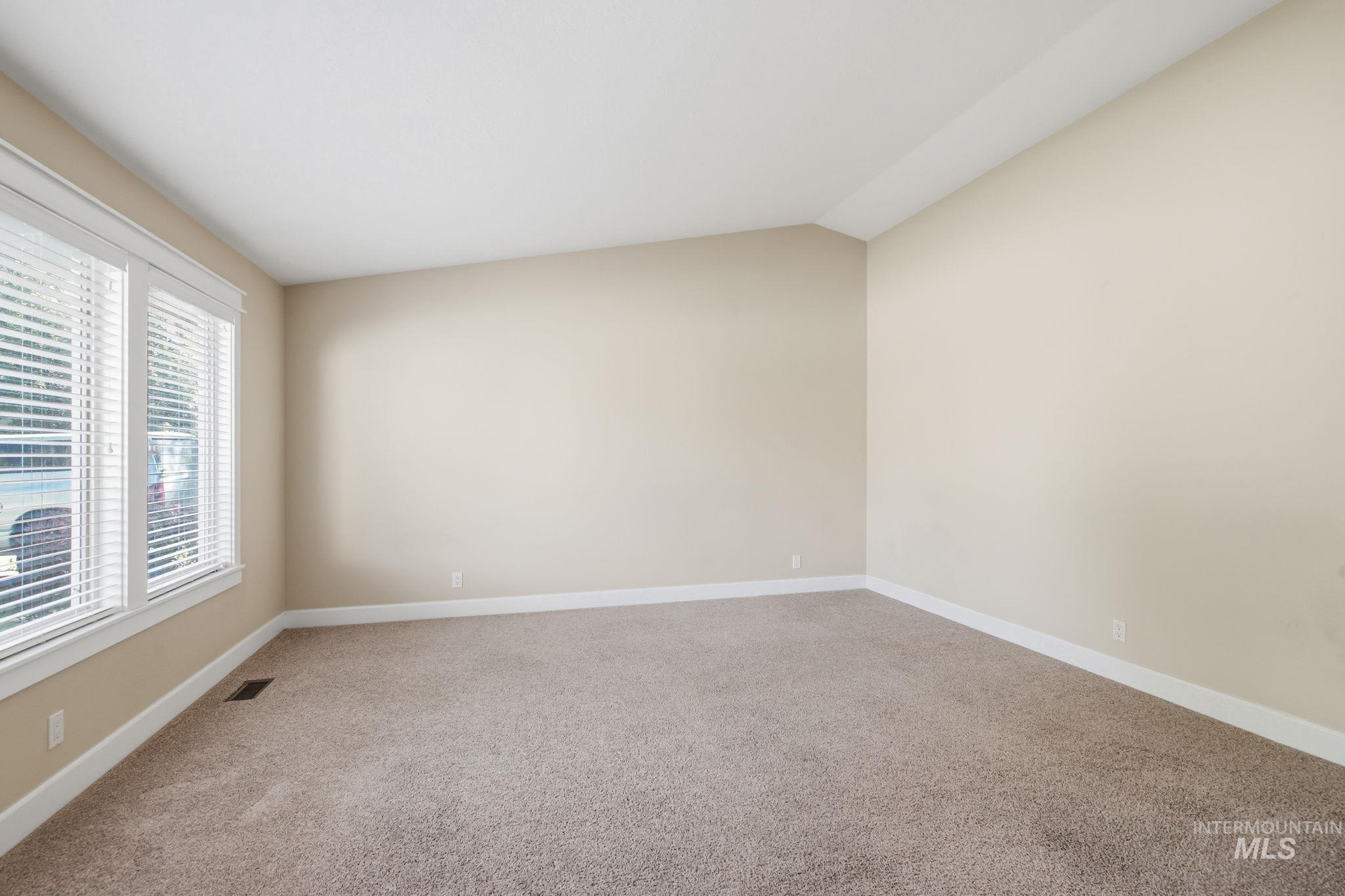 8341 W Pomona Court, Boise, Idaho 83704, 4 Bedrooms, 2.5 Bathrooms, Residential For Sale, Price $487,900,MLS 98990695