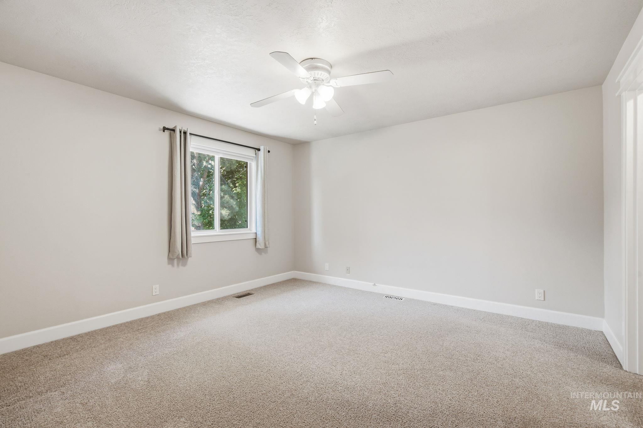 8341 W Pomona Court, Boise, Idaho 83704, 4 Bedrooms, 2.5 Bathrooms, Residential For Sale, Price $487,900,MLS 98990695