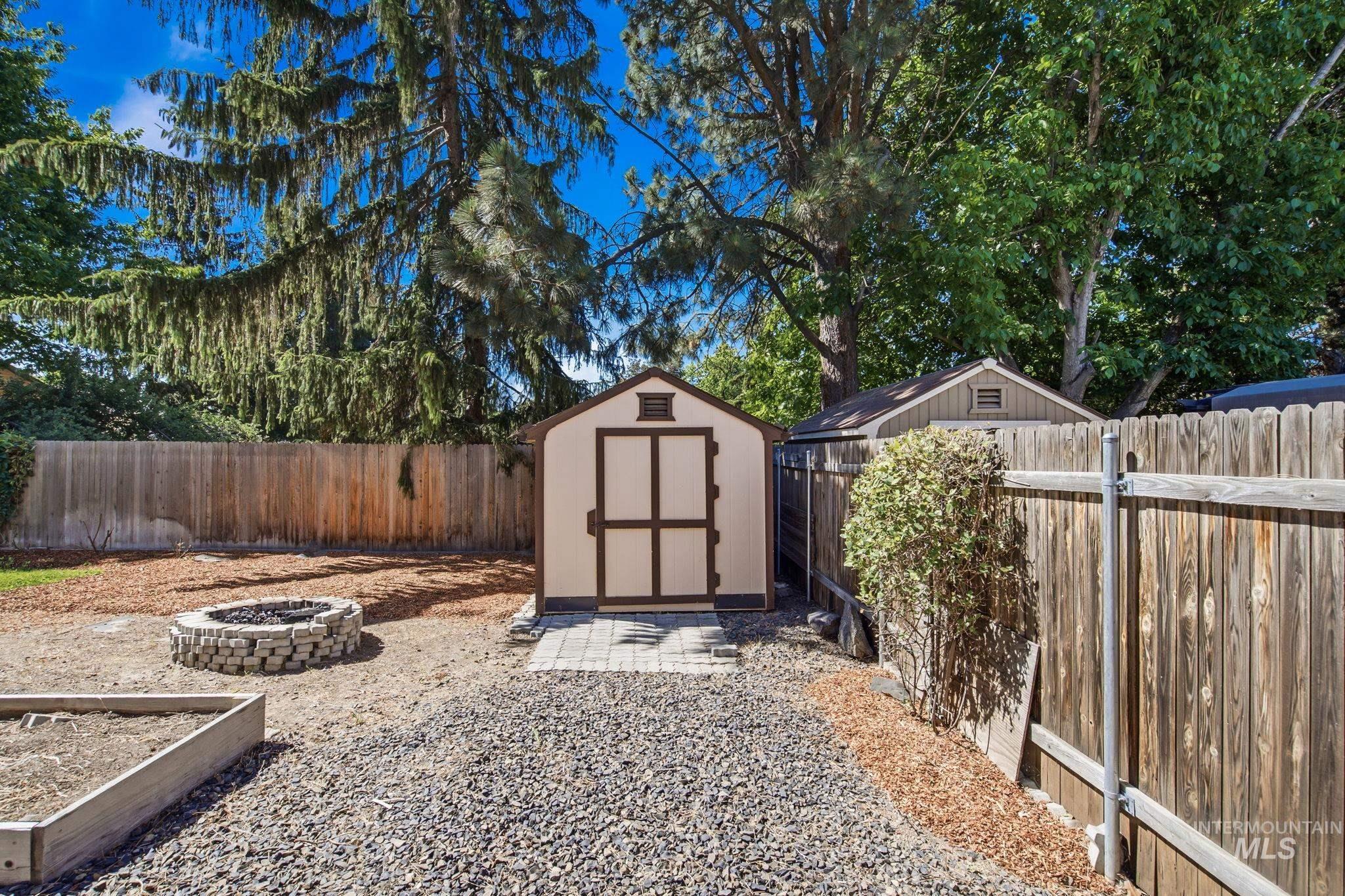 8341 W Pomona Court, Boise, Idaho 83704, 4 Bedrooms, 2.5 Bathrooms, Residential For Sale, Price $487,900,MLS 98990695