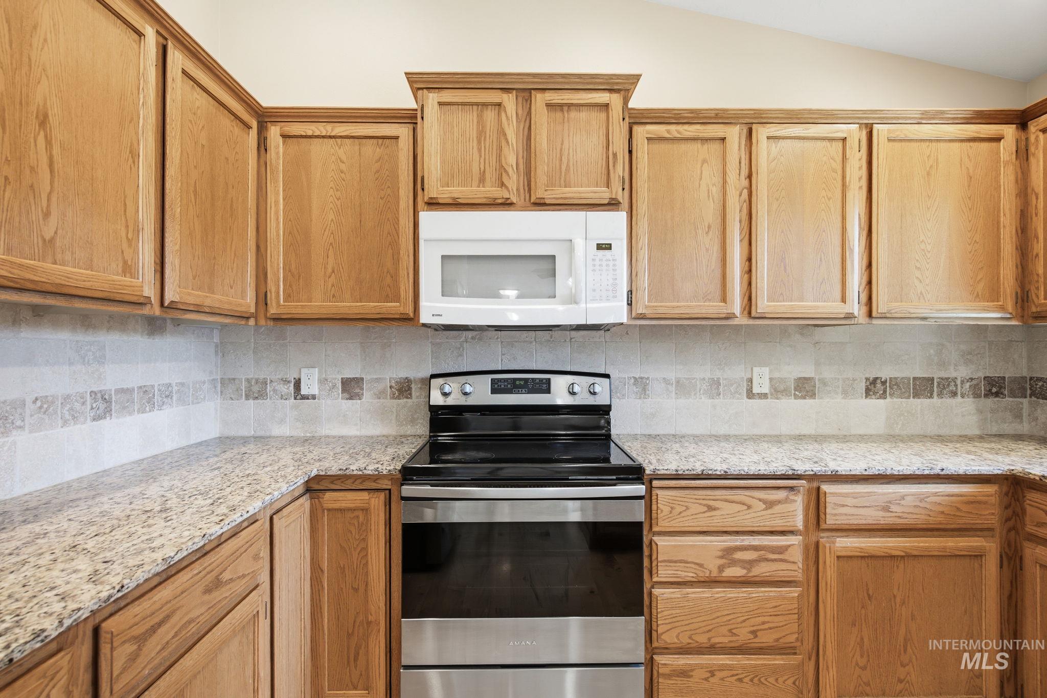 8341 W Pomona Court, Boise, Idaho 83704, 4 Bedrooms, 2.5 Bathrooms, Residential For Sale, Price $487,900,MLS 98990695