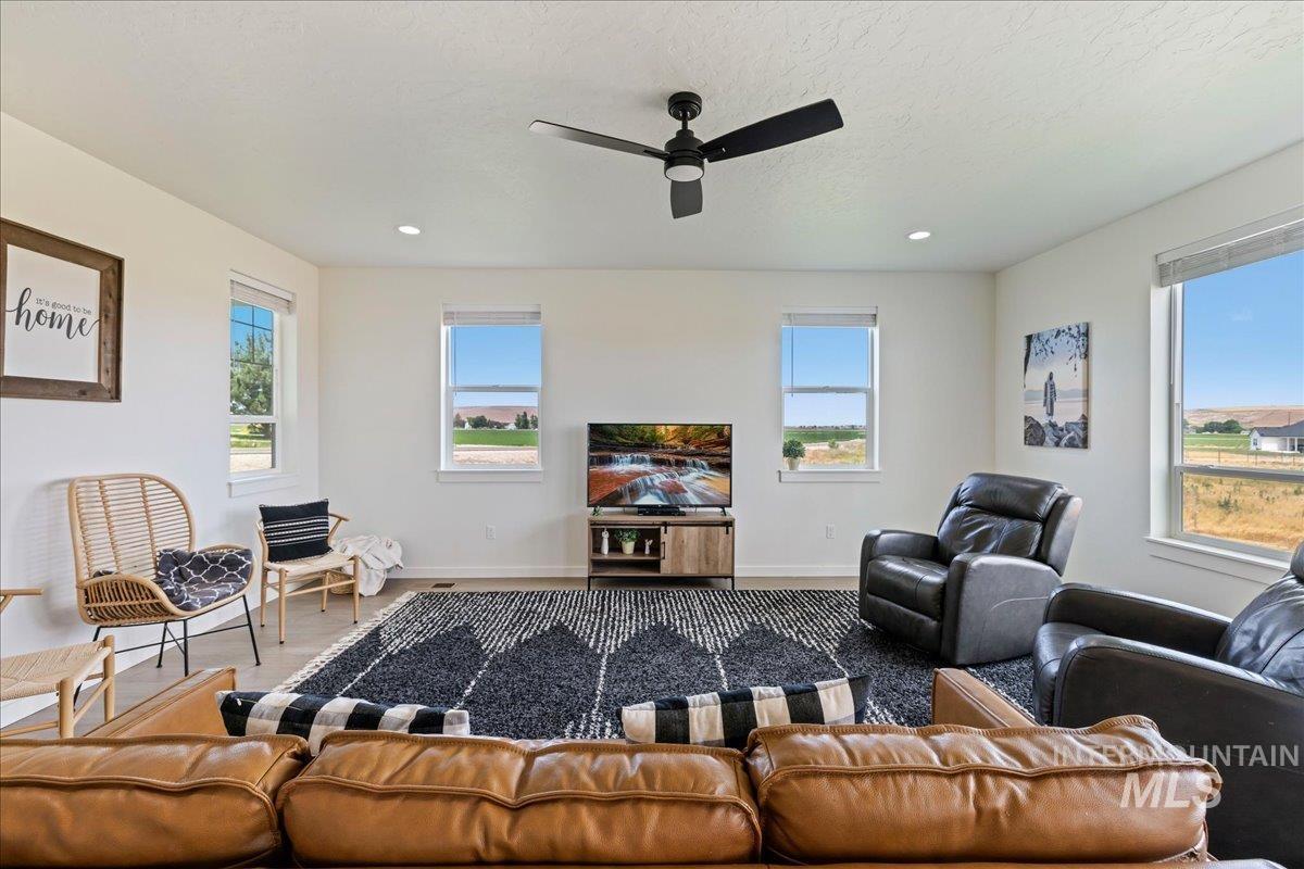 734 Hill Road, Melba, Idaho 83641, 4 Bedrooms, 3 Bathrooms, Residential For Sale, Price $659,900,MLS 98990700