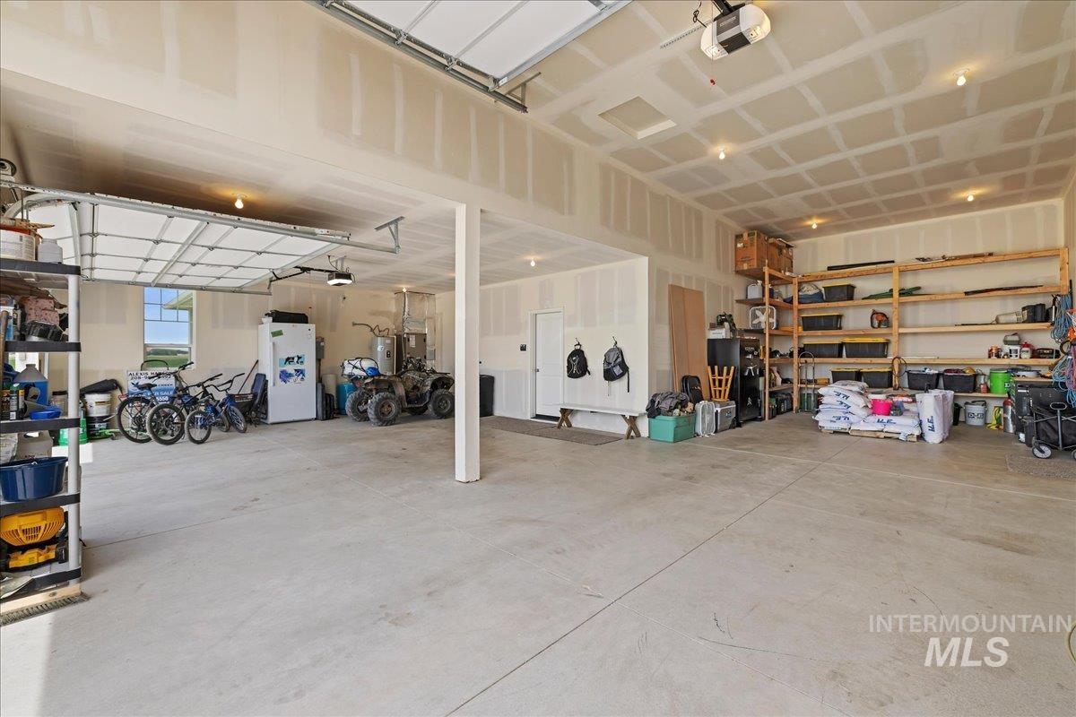 734 Hill Road, Melba, Idaho 83641, 4 Bedrooms, 3 Bathrooms, Residential For Sale, Price $659,900,MLS 98990700