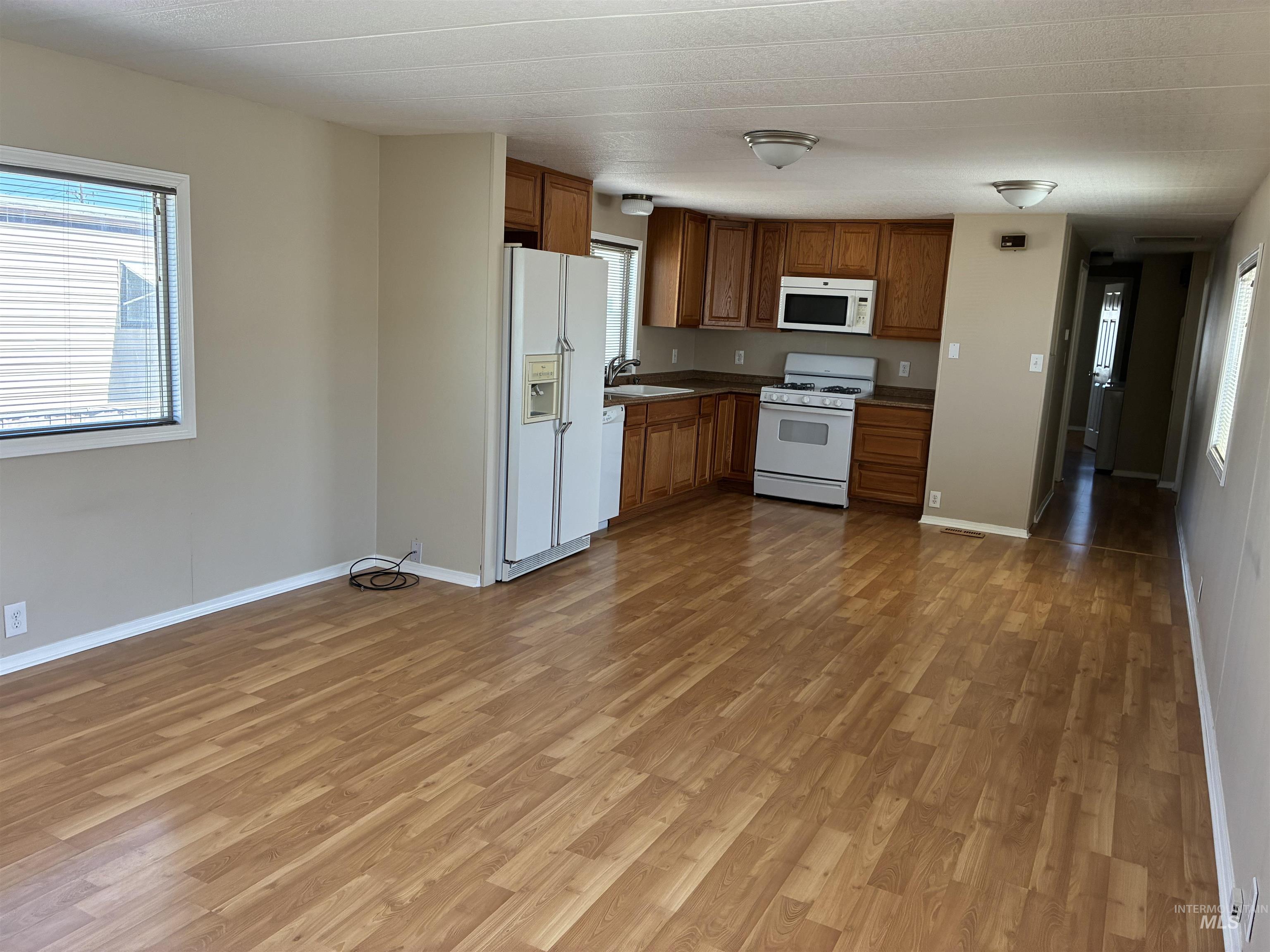 2205 E Linden St, Caldwell, Idaho 83605, 3 Bedrooms, 2 Bathrooms, Residential For Sale, Price $76,900,MLS 98990702