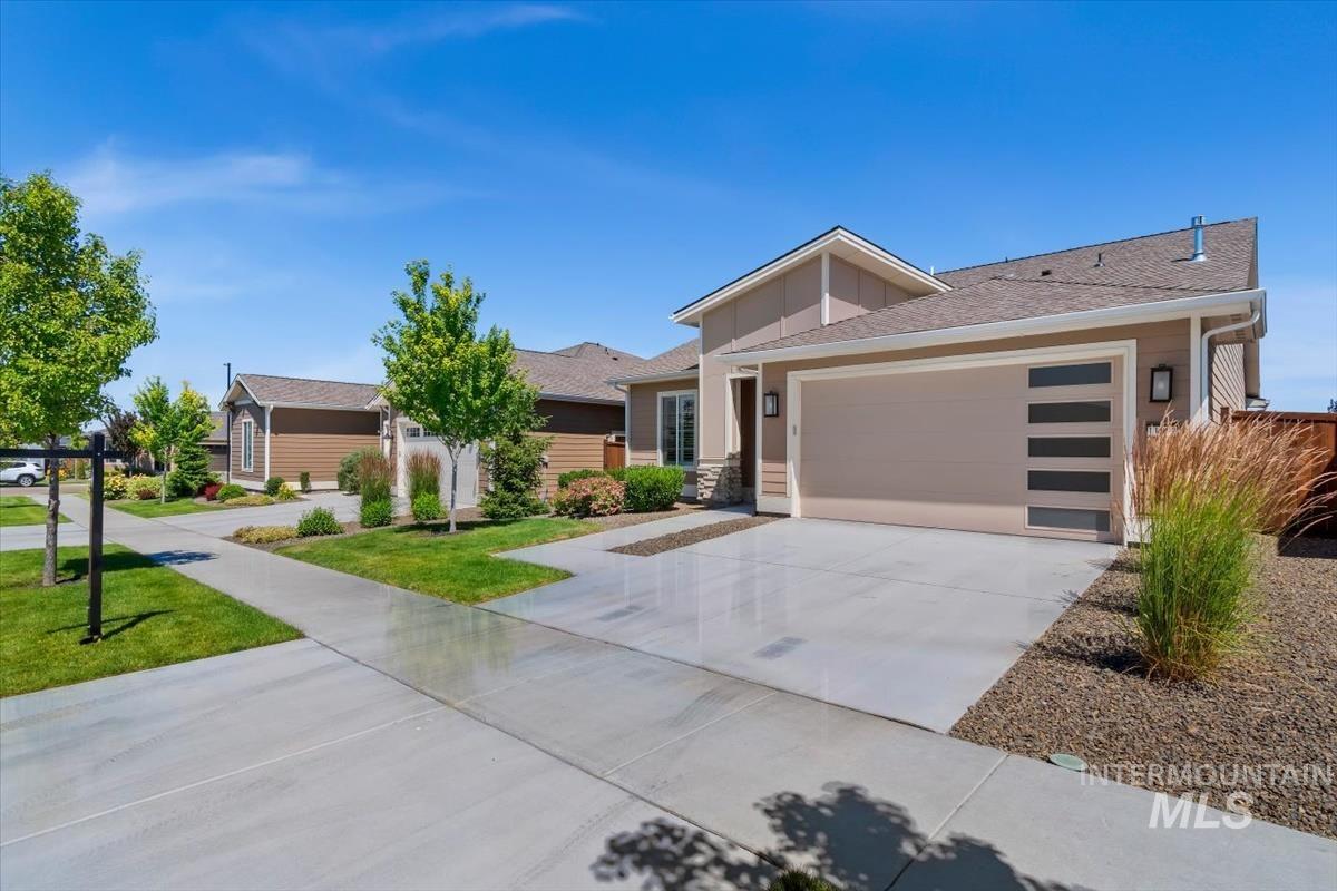 11992 W Bravery Ln, Kuna, Idaho 83634, 2 Bedrooms, 2 Bathrooms, Residential For Sale, Price $525,000,MLS 98990706