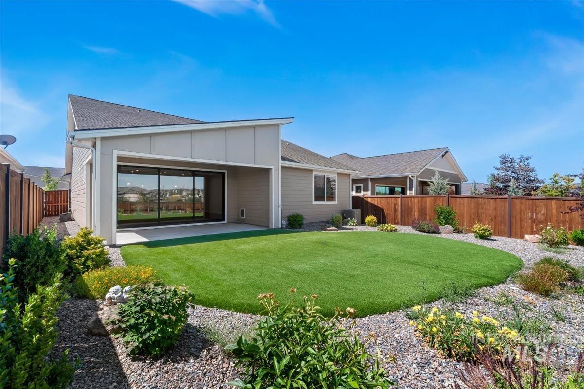 11992 W Bravery Ln, Kuna, Idaho 83634, 2 Bedrooms, 2 Bathrooms, Residential For Sale, Price $525,000,MLS 98990706