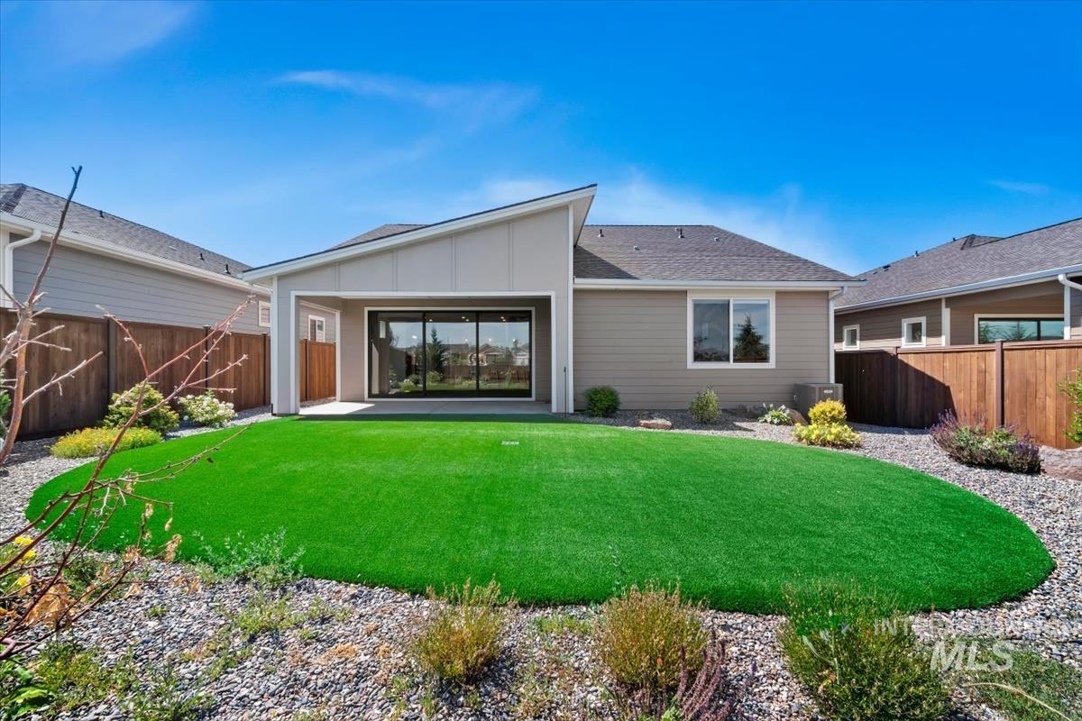 11992 W Bravery Ln, Kuna, Idaho 83634, 2 Bedrooms, 2 Bathrooms, Residential For Sale, Price $525,000,MLS 98990706