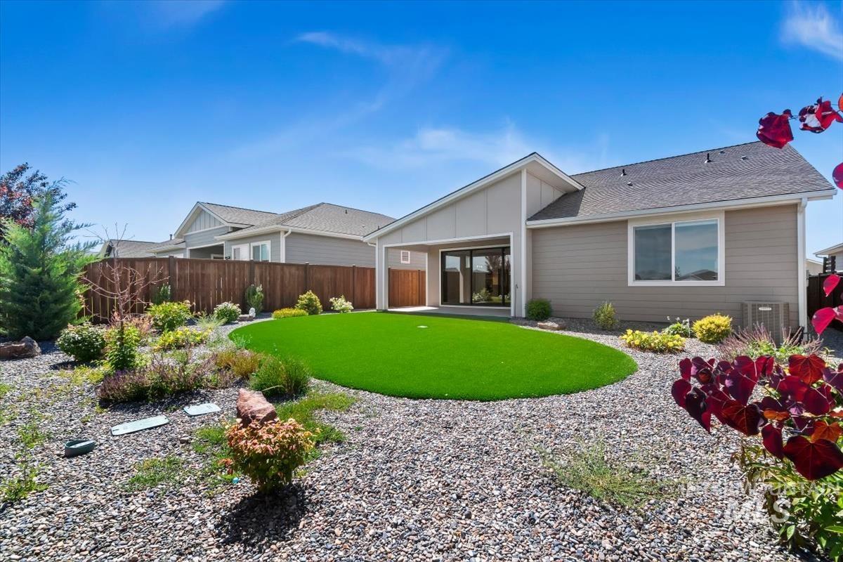 11992 W Bravery Ln, Kuna, Idaho 83634, 2 Bedrooms, 2 Bathrooms, Residential For Sale, Price $525,000,MLS 98990706