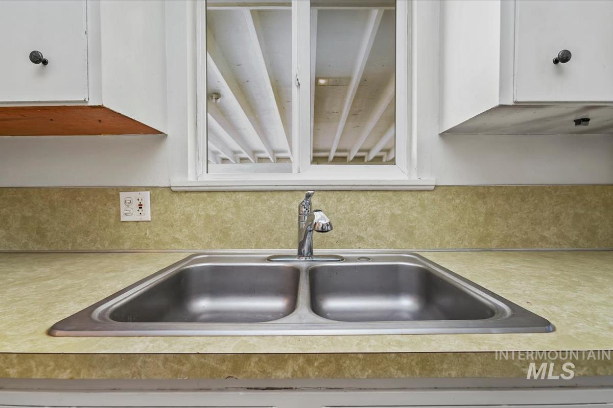 1402 S Brooklawn, Boise, Idaho 83709, 3 Bedrooms, 1.5 Bathrooms, Residential For Sale, Price $389,900,MLS 98990708