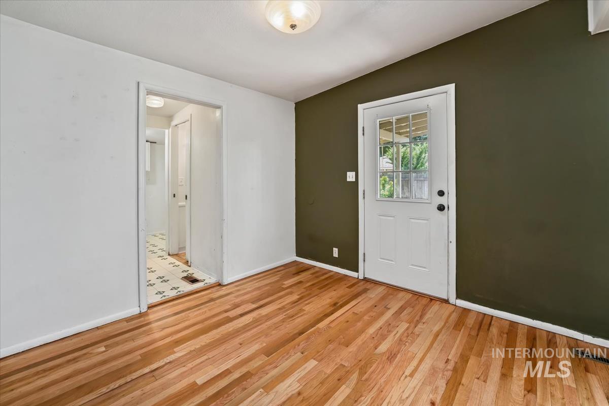1402 S Brooklawn, Boise, Idaho 83709, 3 Bedrooms, 1.5 Bathrooms, Residential For Sale, Price $389,900,MLS 98990708