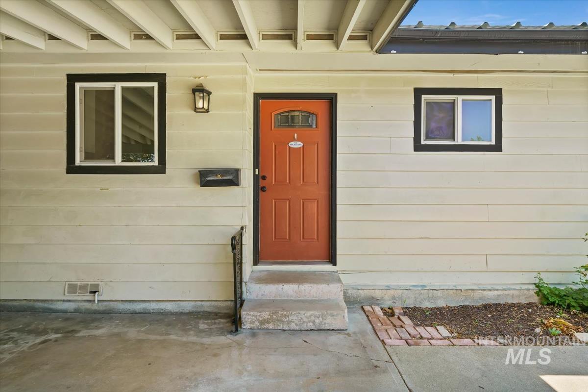 1402 S Brooklawn, Boise, Idaho 83709, 3 Bedrooms, 1.5 Bathrooms, Residential For Sale, Price $389,900,MLS 98990708