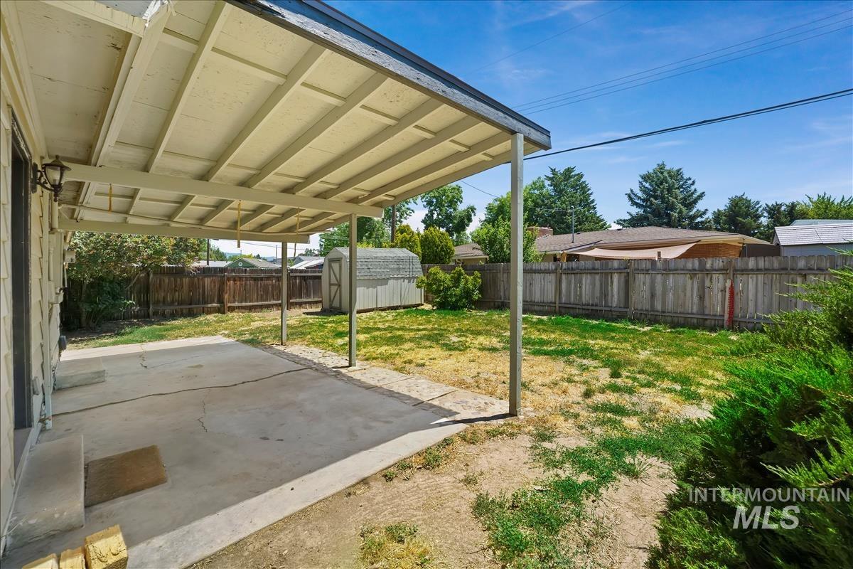 1402 S Brooklawn, Boise, Idaho 83709, 3 Bedrooms, 1.5 Bathrooms, Residential For Sale, Price $389,900,MLS 98990708