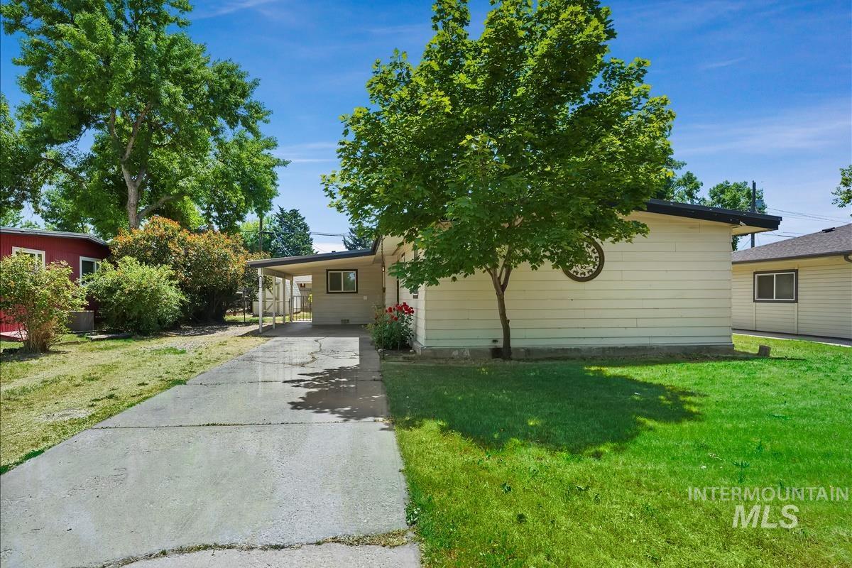 1402 S Brooklawn, Boise, Idaho 83709, 3 Bedrooms, 1.5 Bathrooms, Residential For Sale, Price $389,900,MLS 98990708