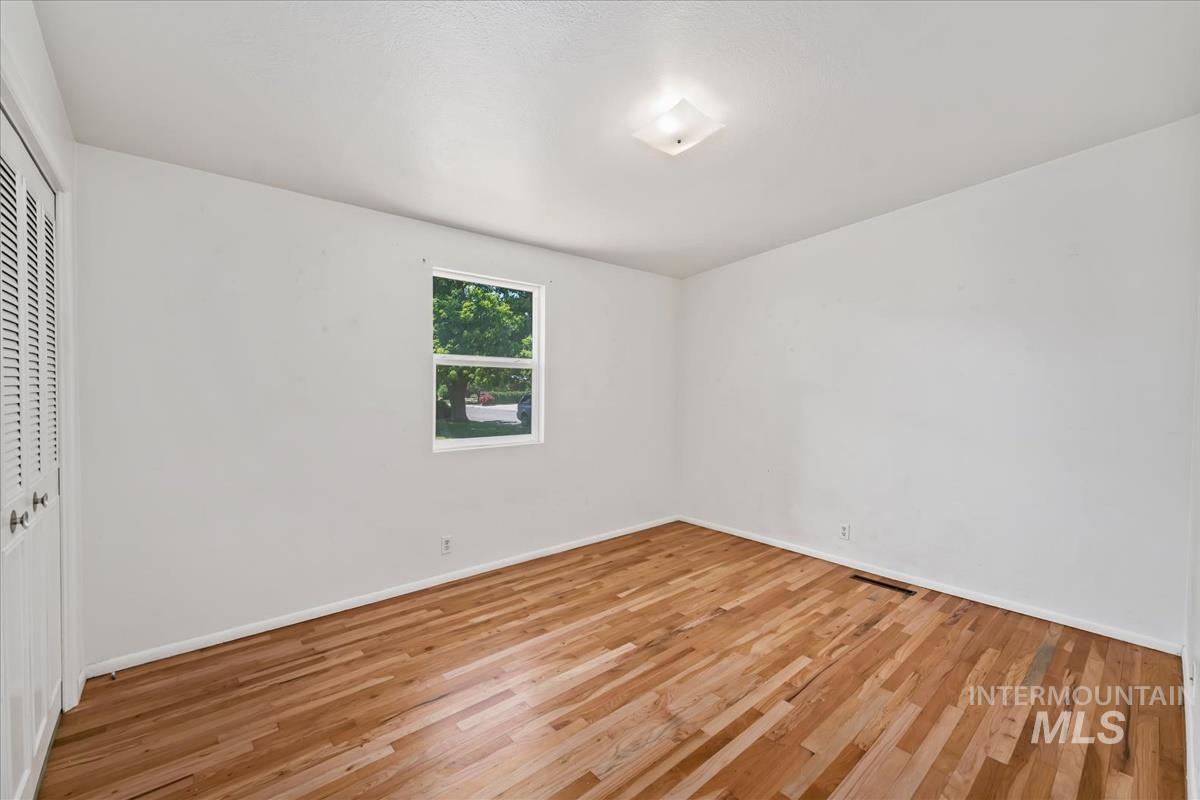 1402 S Brooklawn, Boise, Idaho 83709, 3 Bedrooms, 1.5 Bathrooms, Residential For Sale, Price $389,900,MLS 98990708
