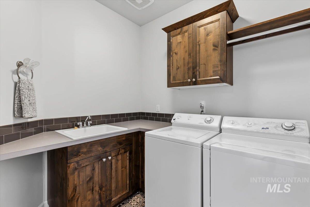11209 W Mossywood Dr, Boise, Idaho 83709, 3 Bedrooms, 2 Bathrooms, Residential For Sale, Price $569,900,MLS 98990710