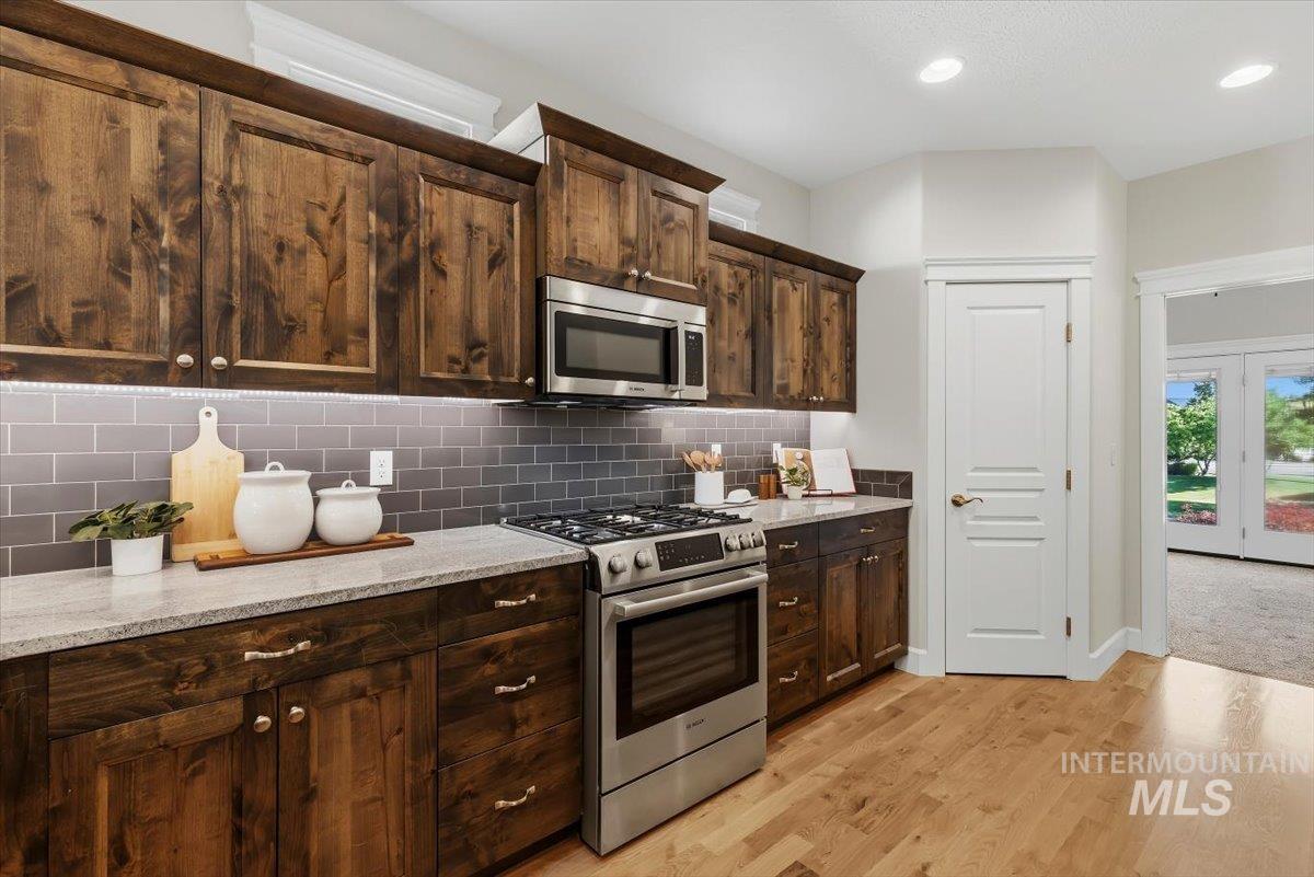11209 W Mossywood Dr, Boise, Idaho 83709, 3 Bedrooms, 2 Bathrooms, Residential For Sale, Price $569,900,MLS 98990710