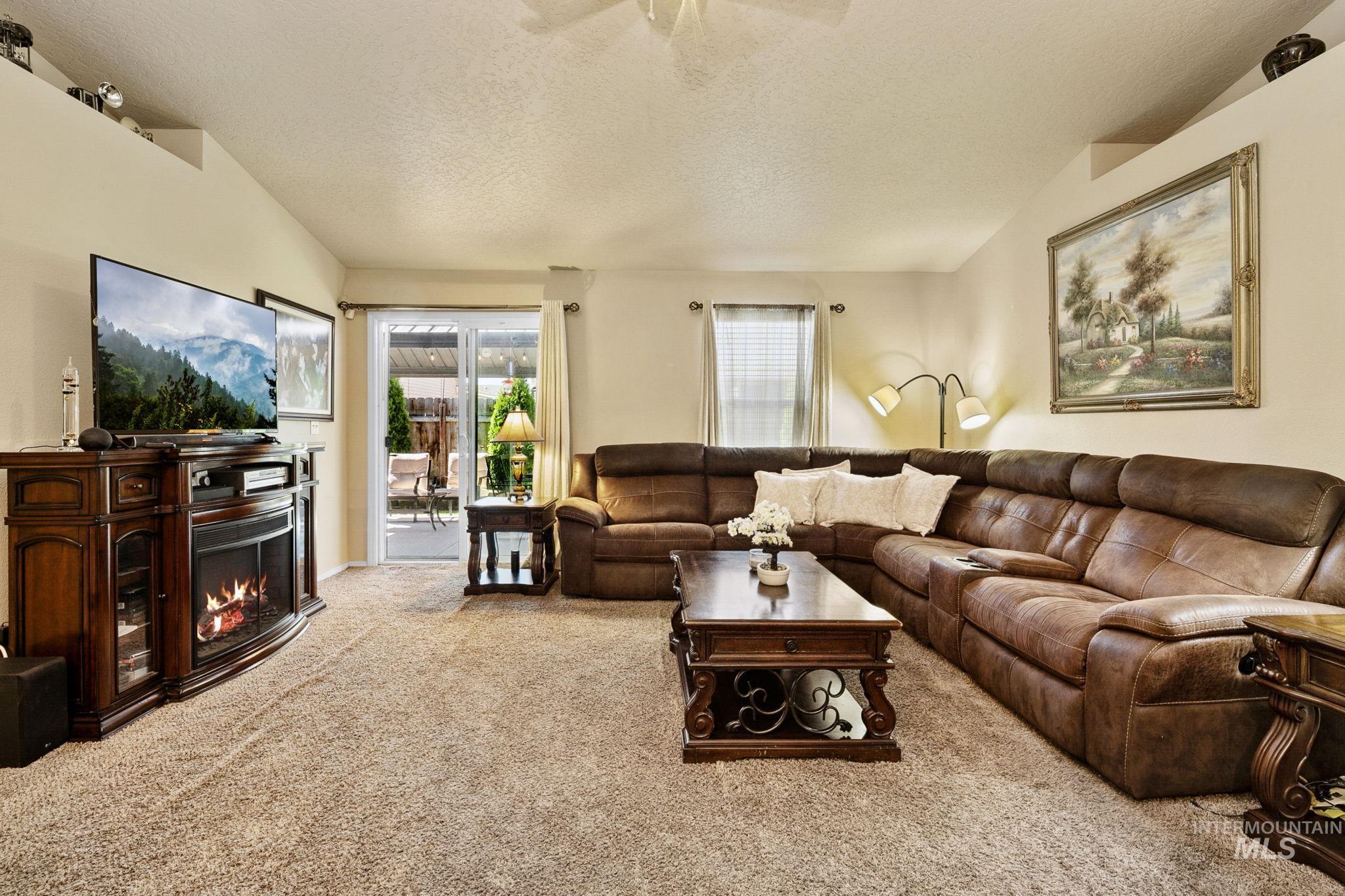 3004 Woodbridge, Caldwell, Idaho 83605, 3 Bedrooms, 2 Bathrooms, Residential For Sale, Price $366,950,MLS 98990712