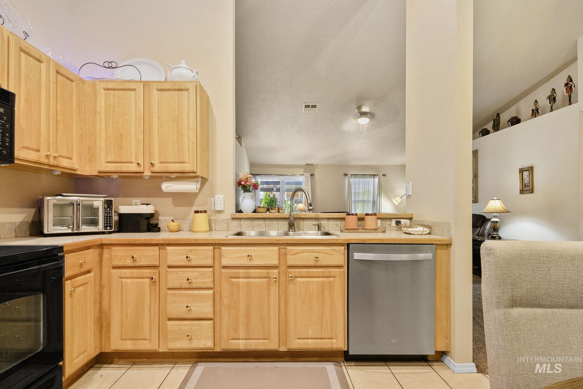 3004 Woodbridge, Caldwell, Idaho 83605, 3 Bedrooms, 2 Bathrooms, Residential For Sale, Price $366,950,MLS 98990712