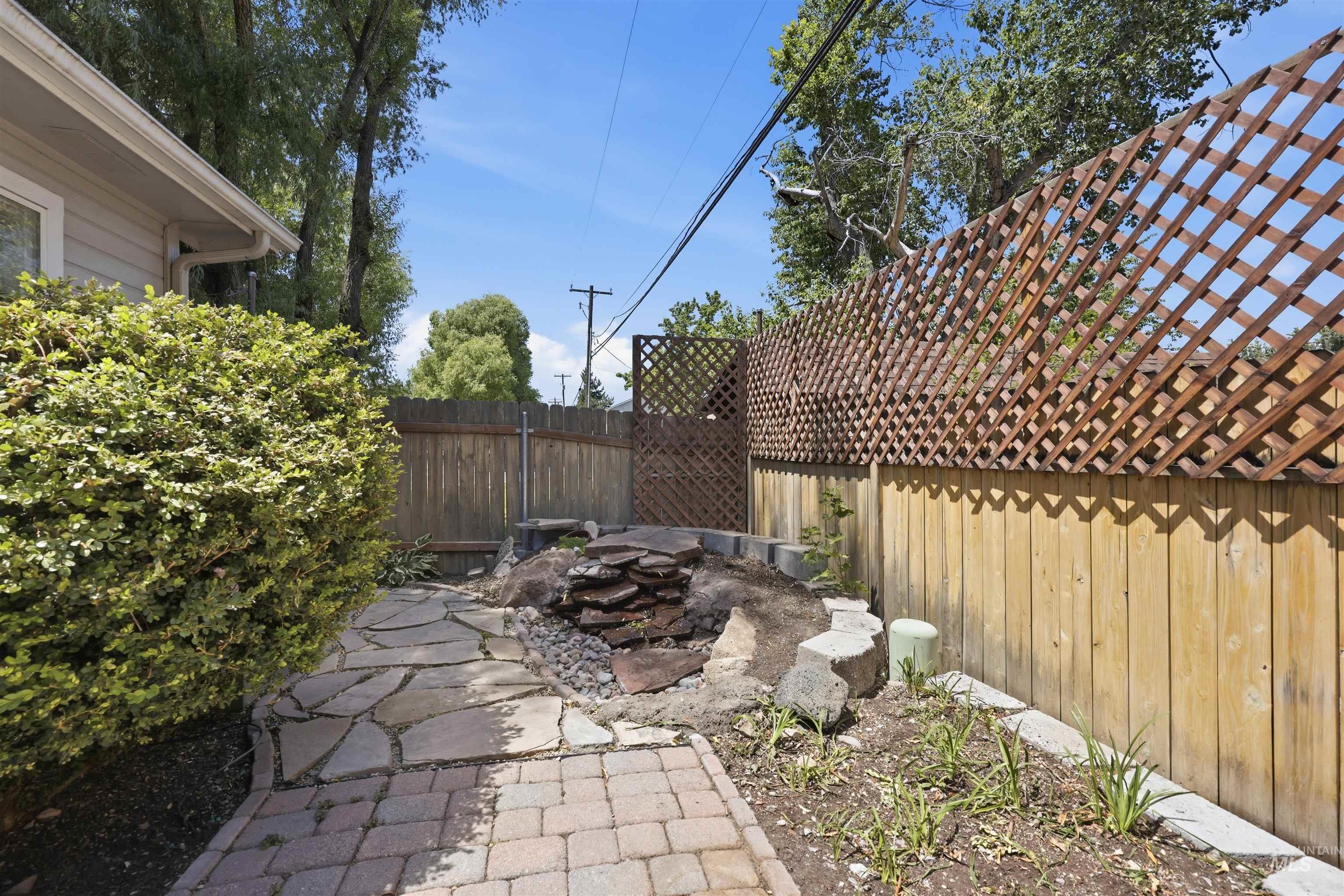 6264 W Villa Park St, Boise, Idaho 83703, 2 Bedrooms, 2 Bathrooms, Residential For Sale, Price $379,900,MLS 98990713