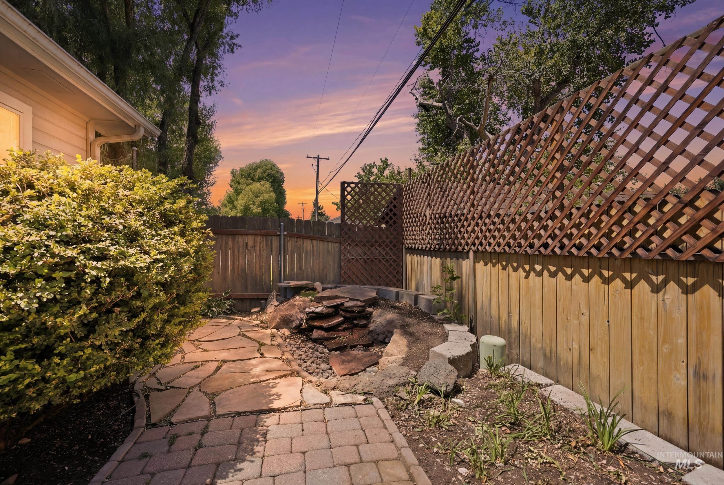 6264 W Villa Park St, Boise, Idaho 83703, 2 Bedrooms, 2 Bathrooms, Residential For Sale, Price $379,900,MLS 98990713