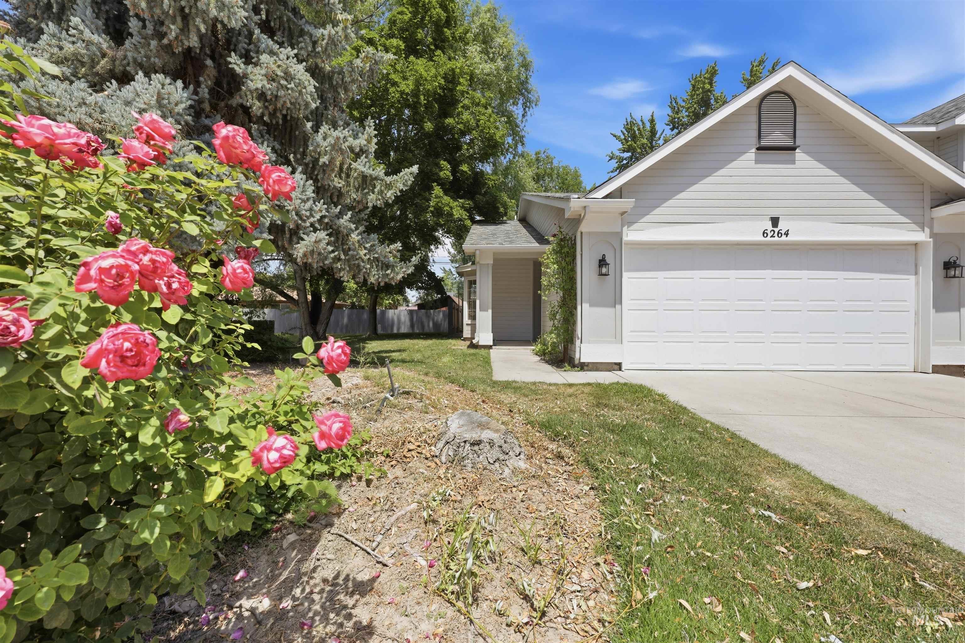 6264 W Villa Park St, Boise, Idaho 83703, 2 Bedrooms, 2 Bathrooms, Residential For Sale, Price $379,900,MLS 98990713