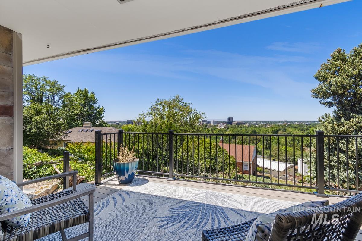 130 W Horizon Drive, Boise, Idaho 83702-4421, 5 Bedrooms, 4.5 Bathrooms, Residential For Sale, Price $1,295,000, 98990714