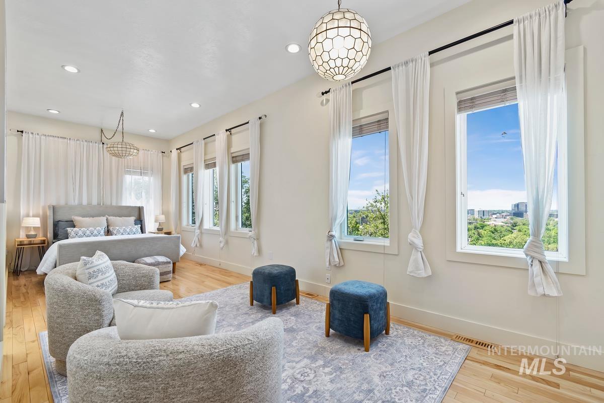130 W Horizon Drive, Boise, Idaho 83702-4421, 5 Bedrooms, 4.5 Bathrooms, Residential For Sale, Price $1,295,000, 98990714