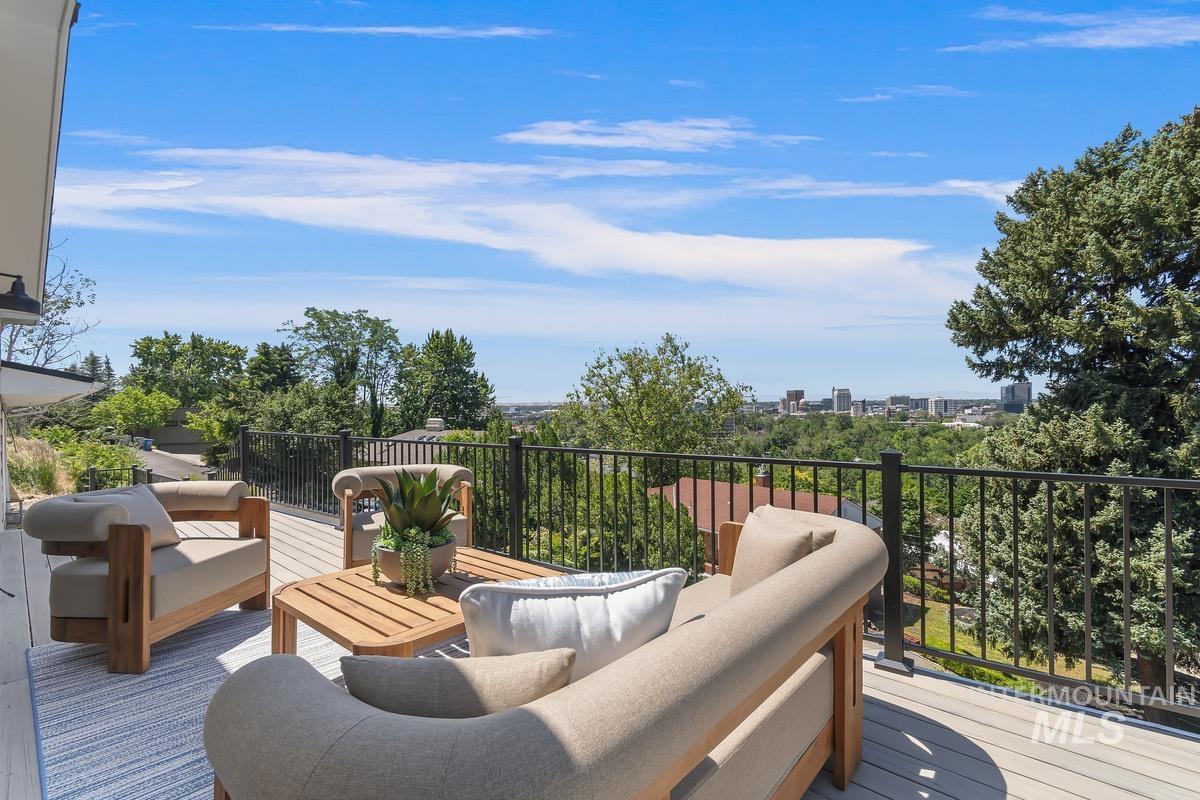 130 W Horizon Drive, Boise, Idaho 83702-4421, 5 Bedrooms, 4.5 Bathrooms, Residential For Sale, Price $1,295,000, 98990714
