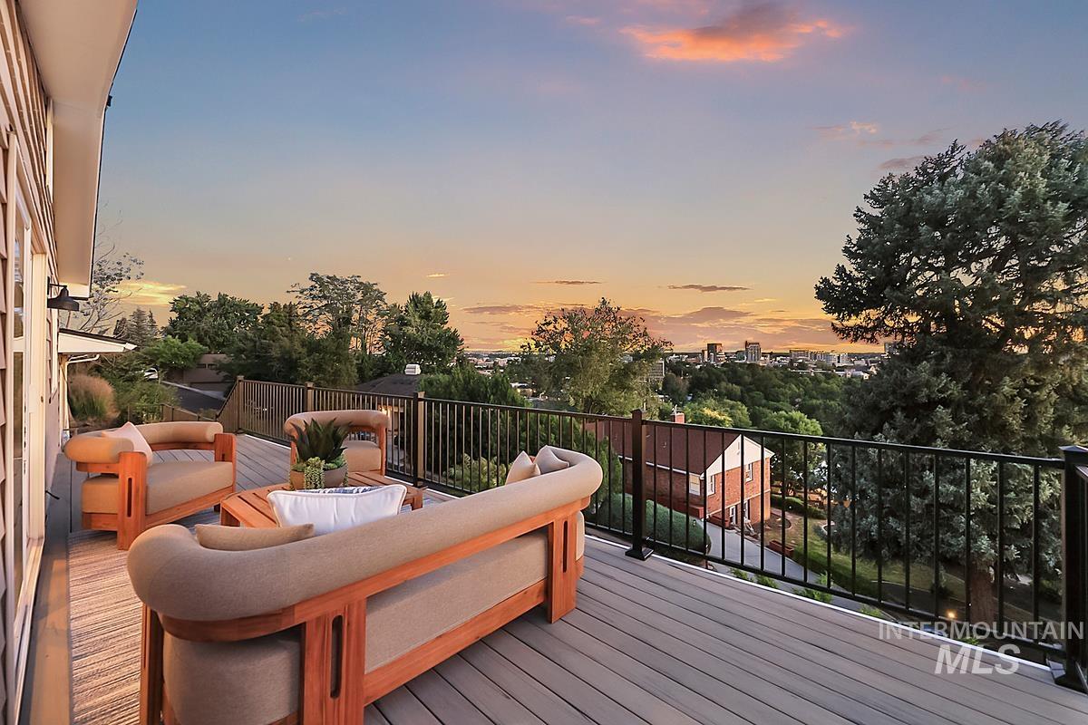130 W Horizon Drive, Boise, Idaho 83702-4421, 5 Bedrooms, 4.5 Bathrooms, Residential For Sale, Price $1,295,000, 98990714