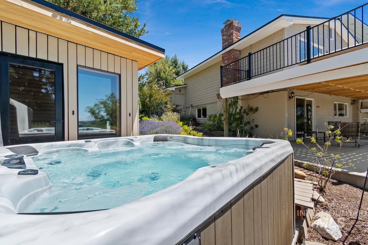 130 W Horizon Drive, Boise, Idaho 83702-4421, 5 Bedrooms, 4.5 Bathrooms, Residential For Sale, Price $1,295,000, 98990714