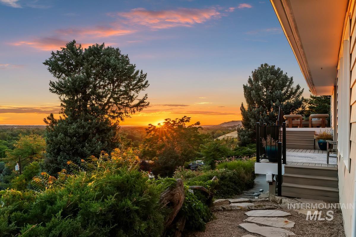 130 W Horizon Drive, Boise, Idaho 83702-4421, 5 Bedrooms, 4.5 Bathrooms, Residential For Sale, Price $1,295,000, 98990714