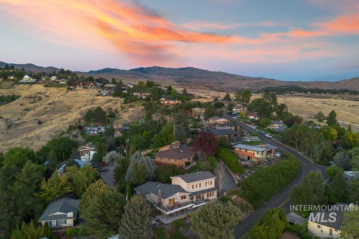 130 W Horizon Drive, Boise, Idaho 83702-4421, 5 Bedrooms, 4.5 Bathrooms, Residential For Sale, Price $1,295,000, 98990714