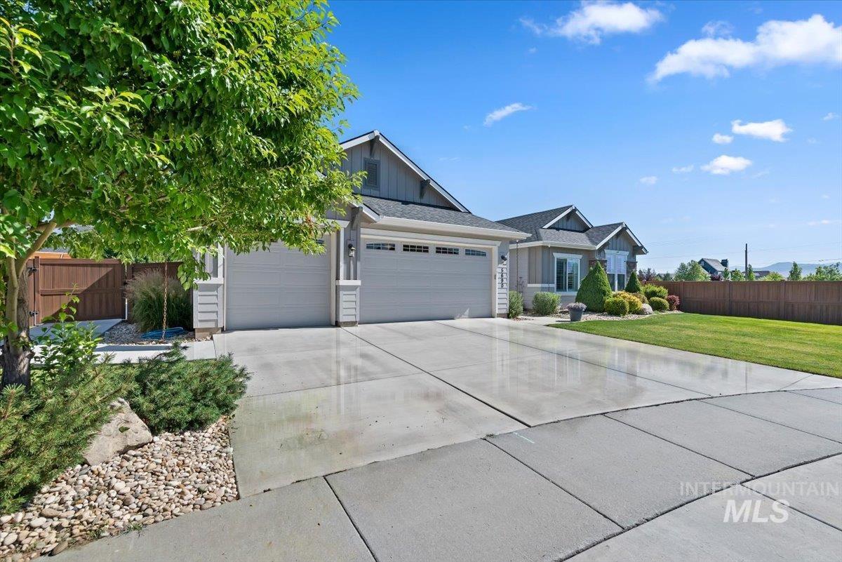 5690 W Montage Ct, Eagle, Idaho 83616, 4 Bedrooms, 2 Bathrooms, Residential For Sale, Price $725,000,MLS 98990716