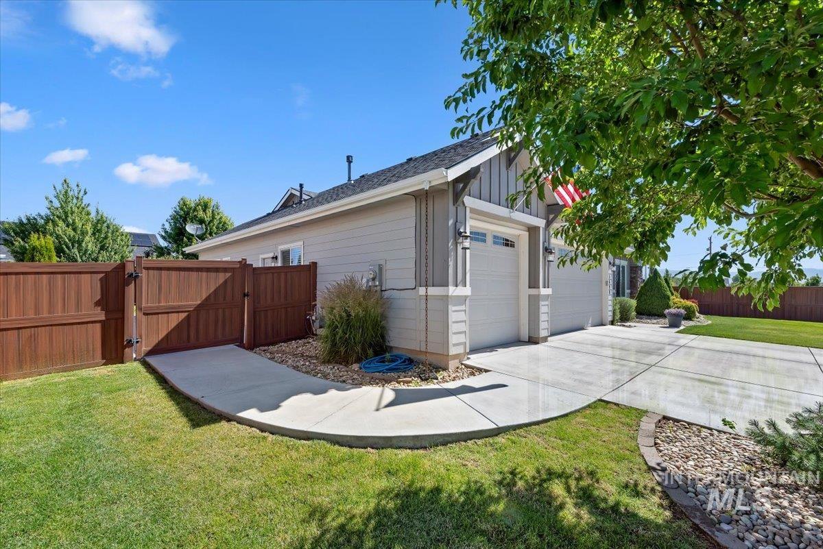 5690 W Montage Ct, Eagle, Idaho 83616, 4 Bedrooms, 2 Bathrooms, Residential For Sale, Price $725,000,MLS 98990716