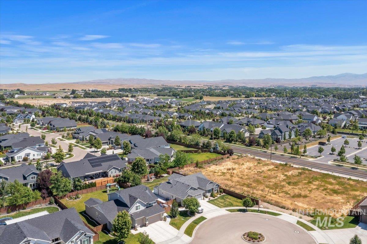 5690 W Montage Ct, Eagle, Idaho 83616, 4 Bedrooms, 2 Bathrooms, Residential For Sale, Price $725,000,MLS 98990716