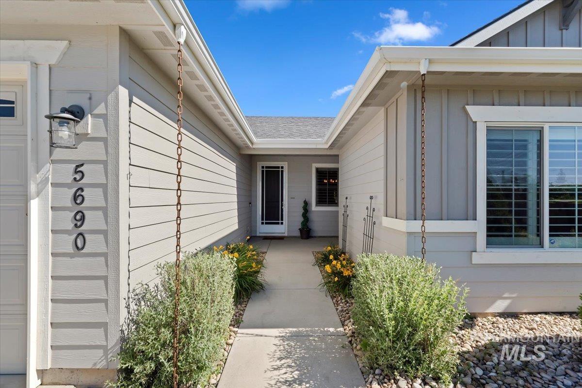5690 W Montage Ct, Eagle, Idaho 83616, 4 Bedrooms, 2 Bathrooms, Residential For Sale, Price $725,000,MLS 98990716