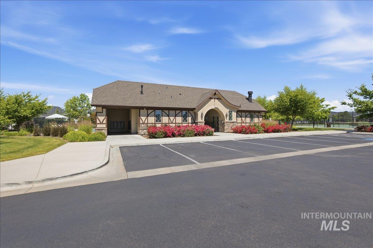 5690 W Montage Ct, Eagle, Idaho 83616, 4 Bedrooms, 2 Bathrooms, Residential For Sale, Price $725,000,MLS 98990716