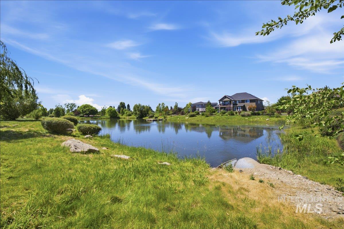 5690 W Montage Ct, Eagle, Idaho 83616, 4 Bedrooms, 2 Bathrooms, Residential For Sale, Price $725,000,MLS 98990716