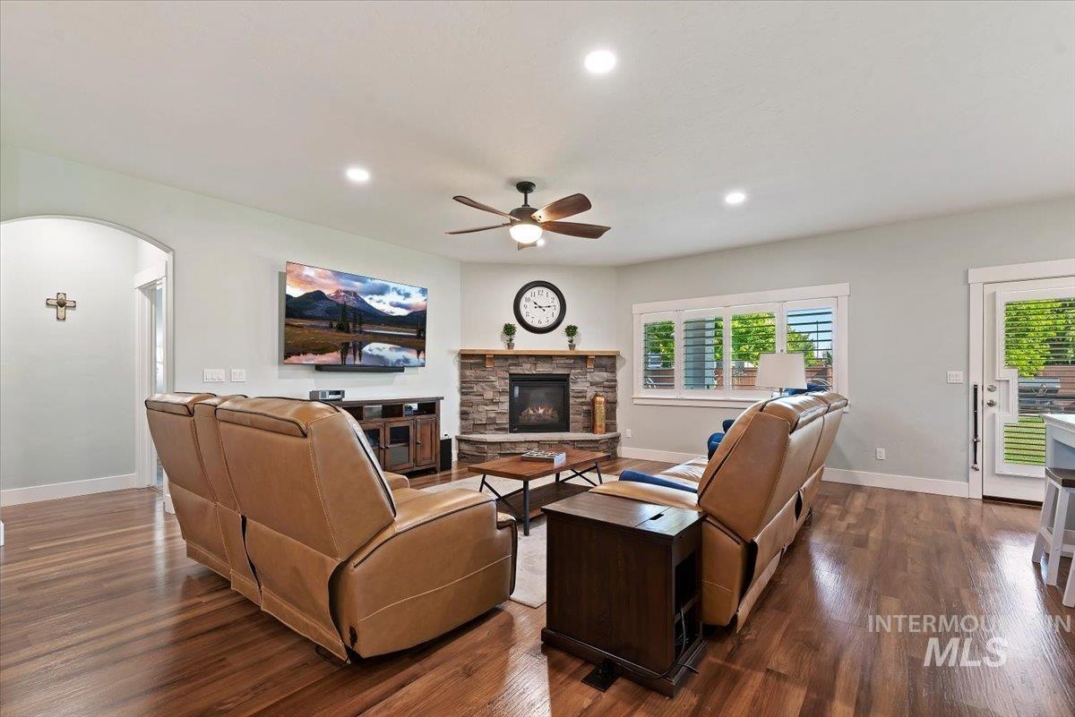 5690 W Montage Ct, Eagle, Idaho 83616, 4 Bedrooms, 2 Bathrooms, Residential For Sale, Price $725,000,MLS 98990716