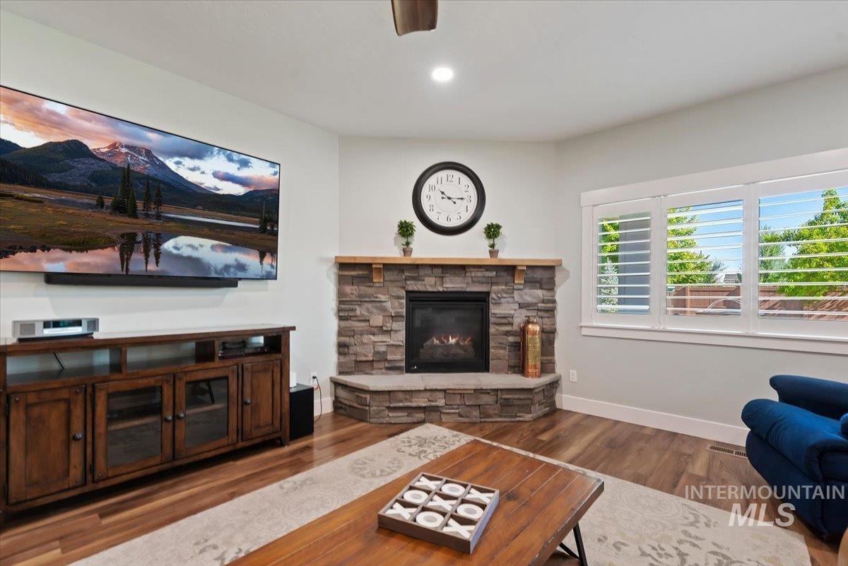 5690 W Montage Ct, Eagle, Idaho 83616, 4 Bedrooms, 2 Bathrooms, Residential For Sale, Price $725,000,MLS 98990716