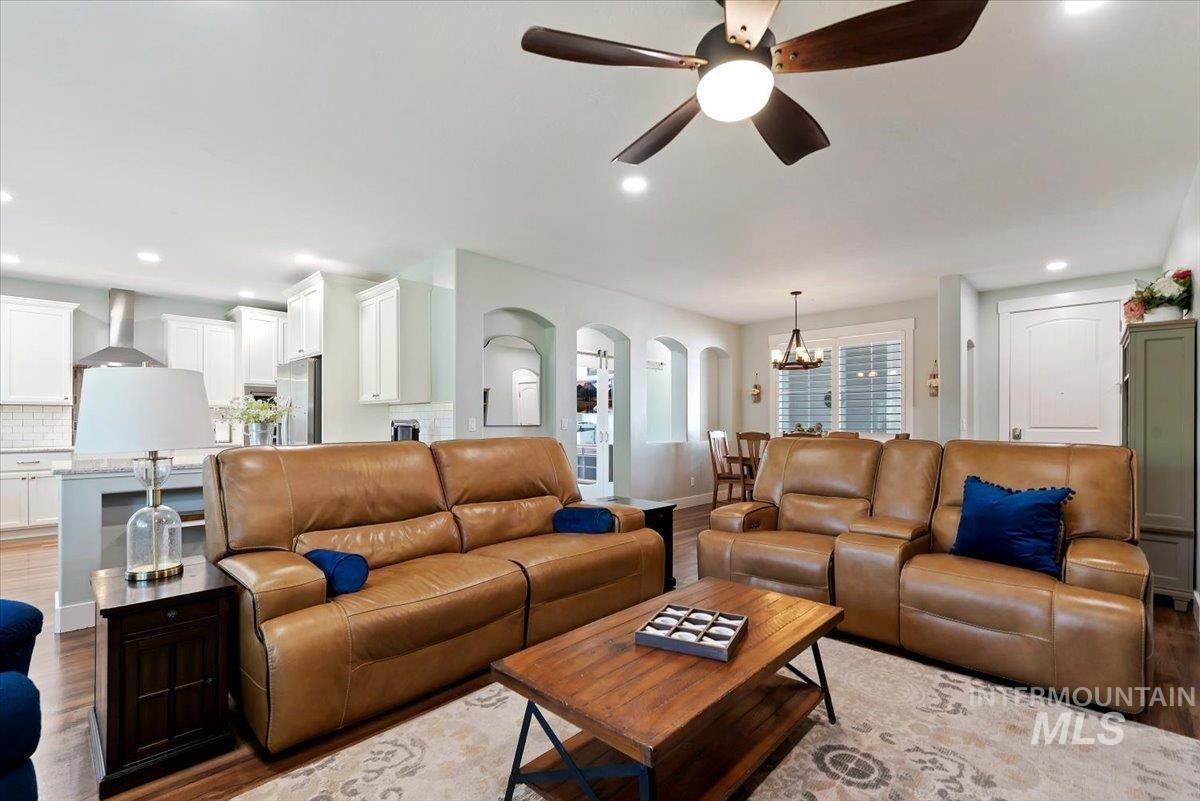 5690 W Montage Ct, Eagle, Idaho 83616, 4 Bedrooms, 2 Bathrooms, Residential For Sale, Price $725,000,MLS 98990716