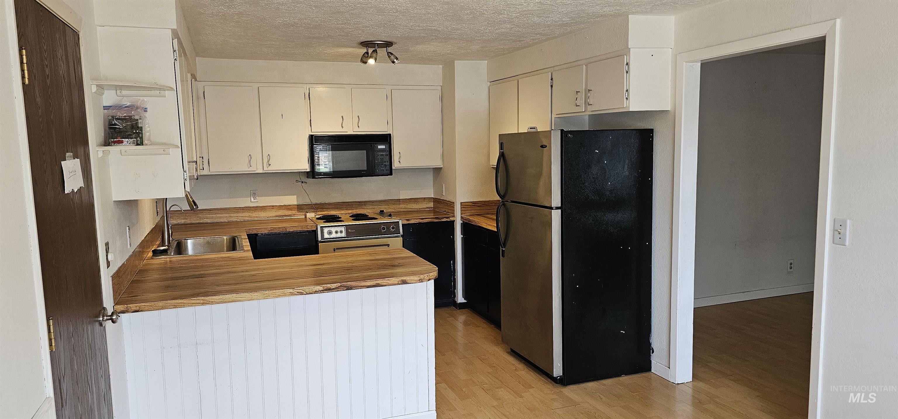 1485 E Independence St, Boise, Idaho 83706, 3 Bedrooms, 1 Bathroom, Residential For Sale, Price $399,900,MLS 98990719