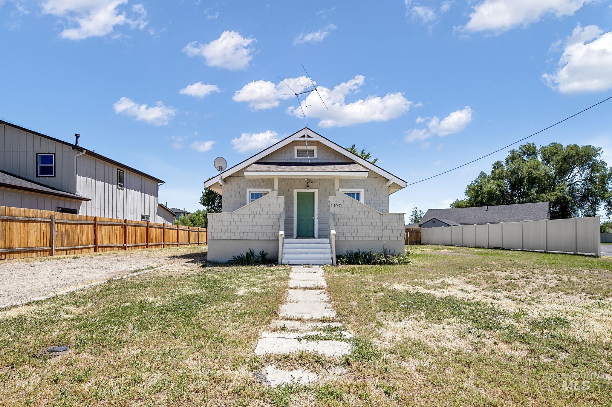 1107 Powell Ave, Nampa, Idaho 83687, 2 Bedrooms, 1 Bathroom, Residential For Sale, Price $275,000, 98990720