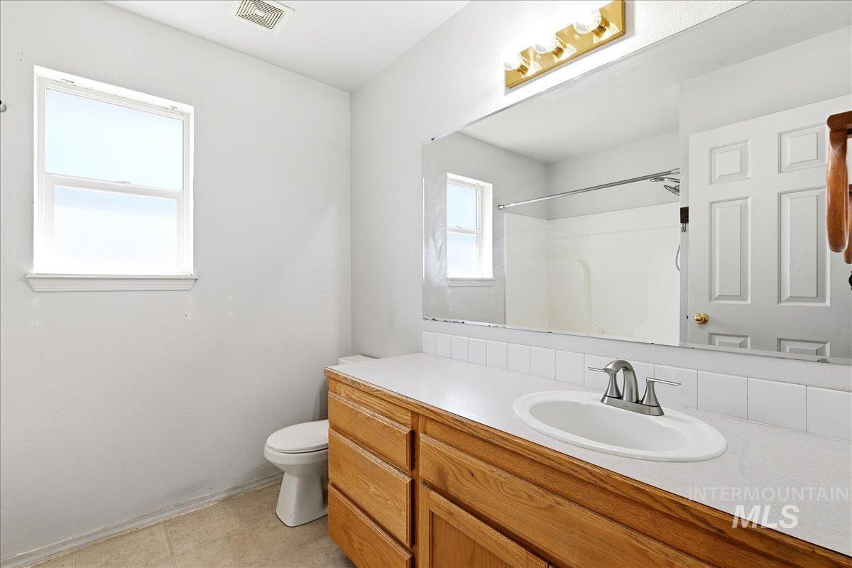7373 Edgebrook Dr, Nampa, Idaho 83687, 3 Bedrooms, 2 Bathrooms, Residential For Sale, Price $357,900, 98990722