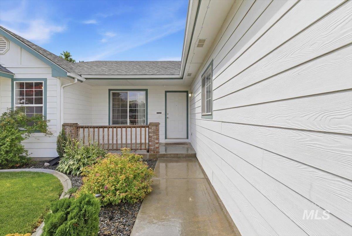 7373 Edgebrook Dr, Nampa, Idaho 83687, 3 Bedrooms, 2 Bathrooms, Residential For Sale, Price $357,900, 98990722