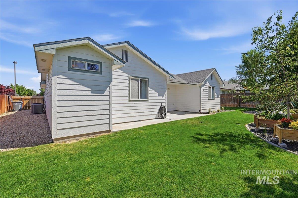 7373 Edgebrook Dr, Nampa, Idaho 83687, 3 Bedrooms, 2 Bathrooms, Residential For Sale, Price $357,900, 98990722