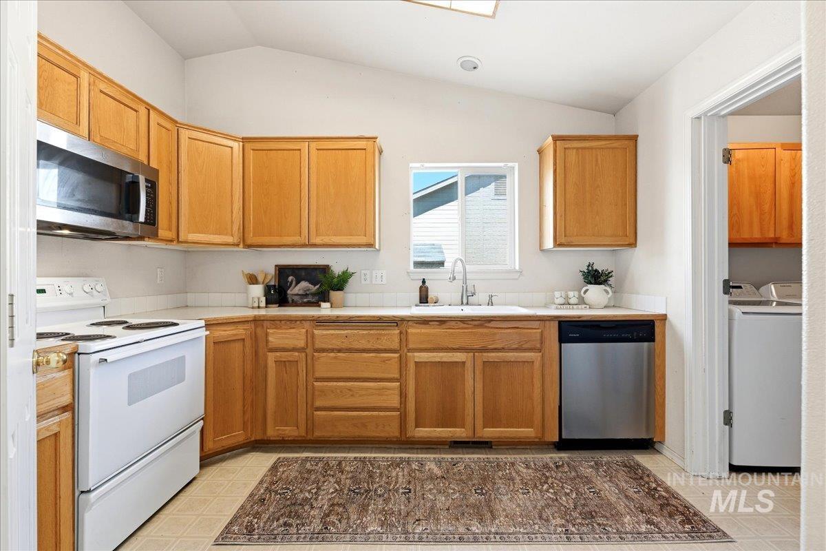 7373 Edgebrook Dr, Nampa, Idaho 83687, 3 Bedrooms, 2 Bathrooms, Residential For Sale, Price $357,900, 98990722